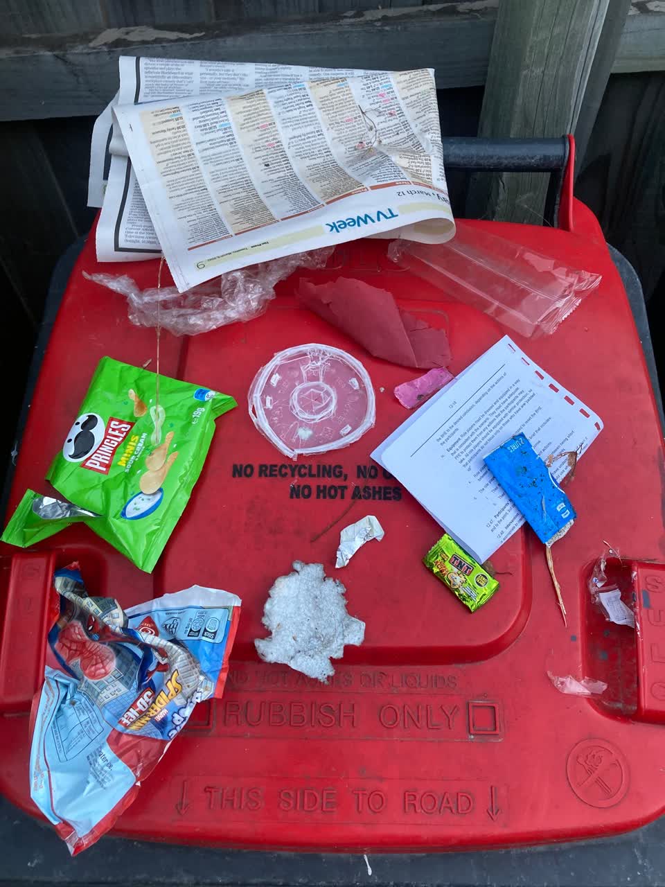 The photograph attached to this rubbish/recycling report