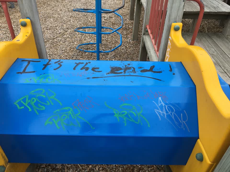 The photograph attached to this graffiti report