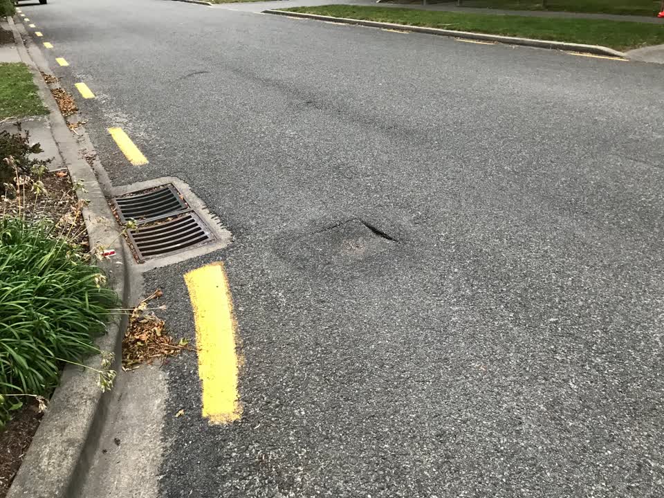 The photograph attached to this roading/streets report