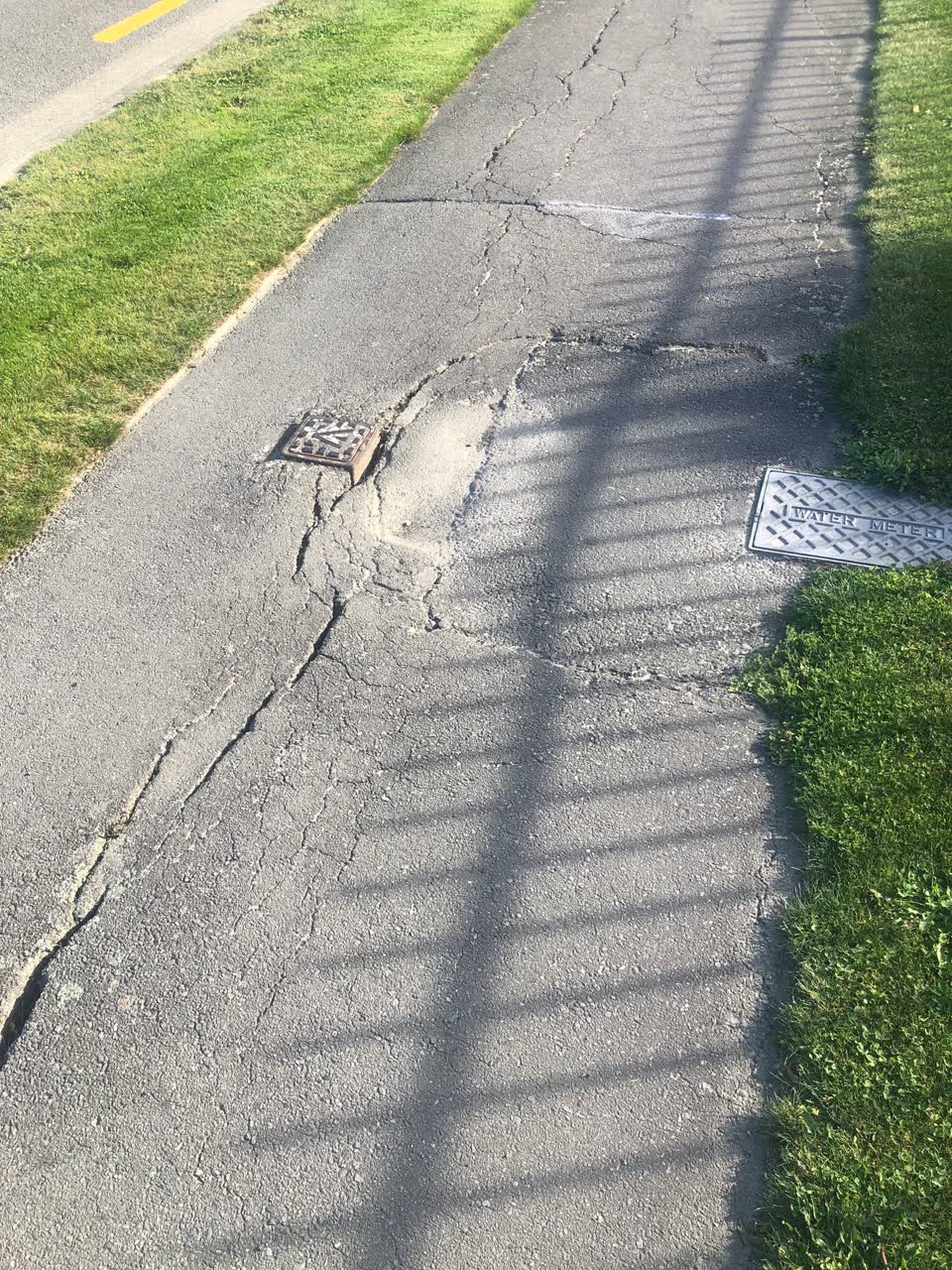 The photograph attached to this roading/streets report