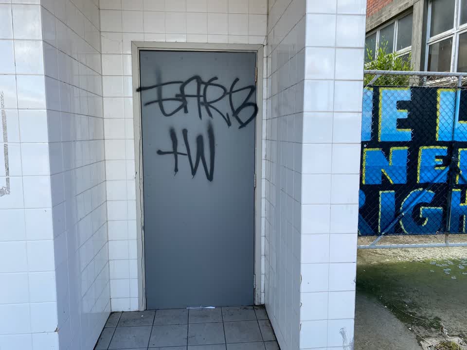 The photograph attached to this graffiti report
