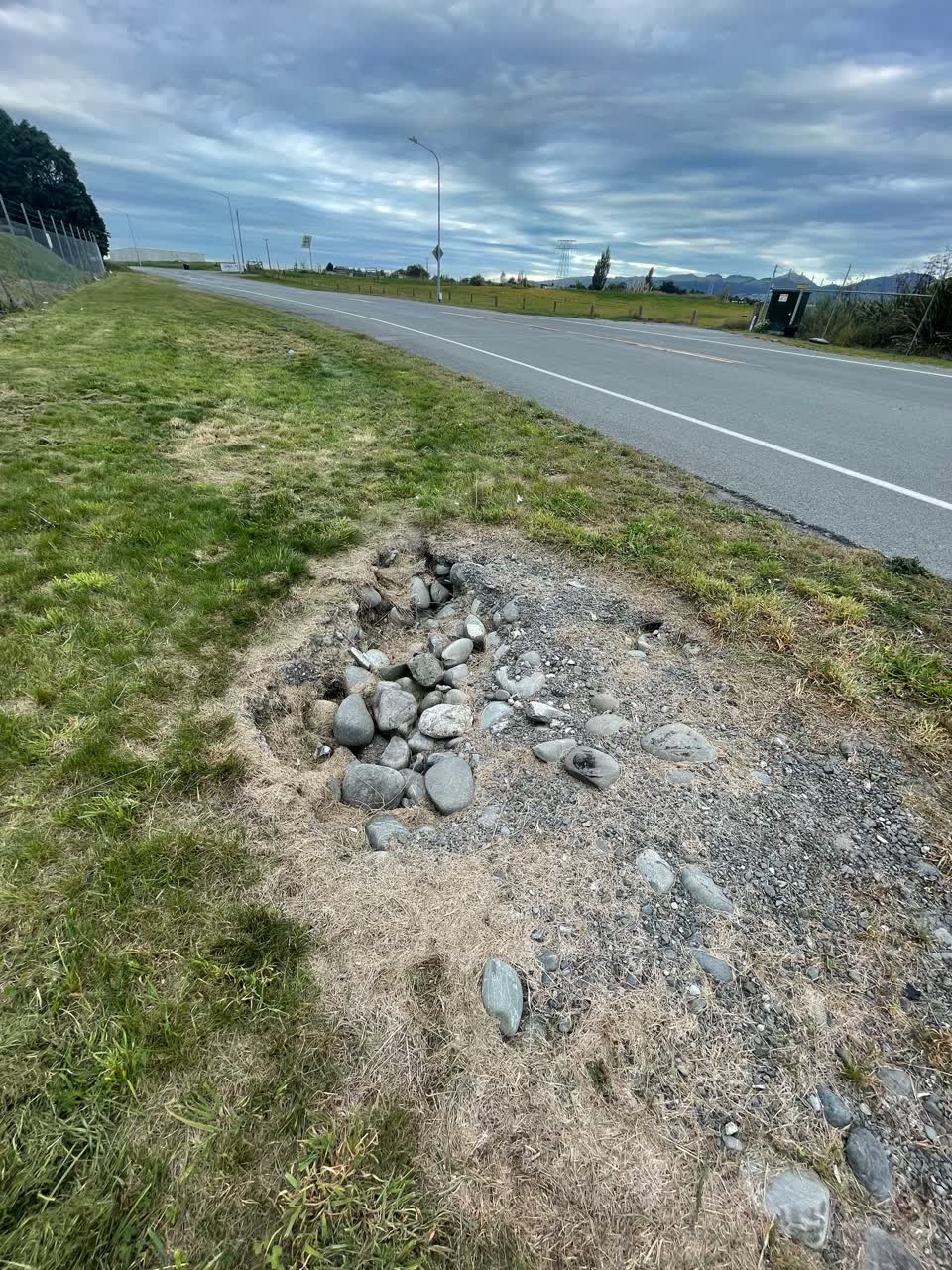 The photograph attached to this roading/streets report
