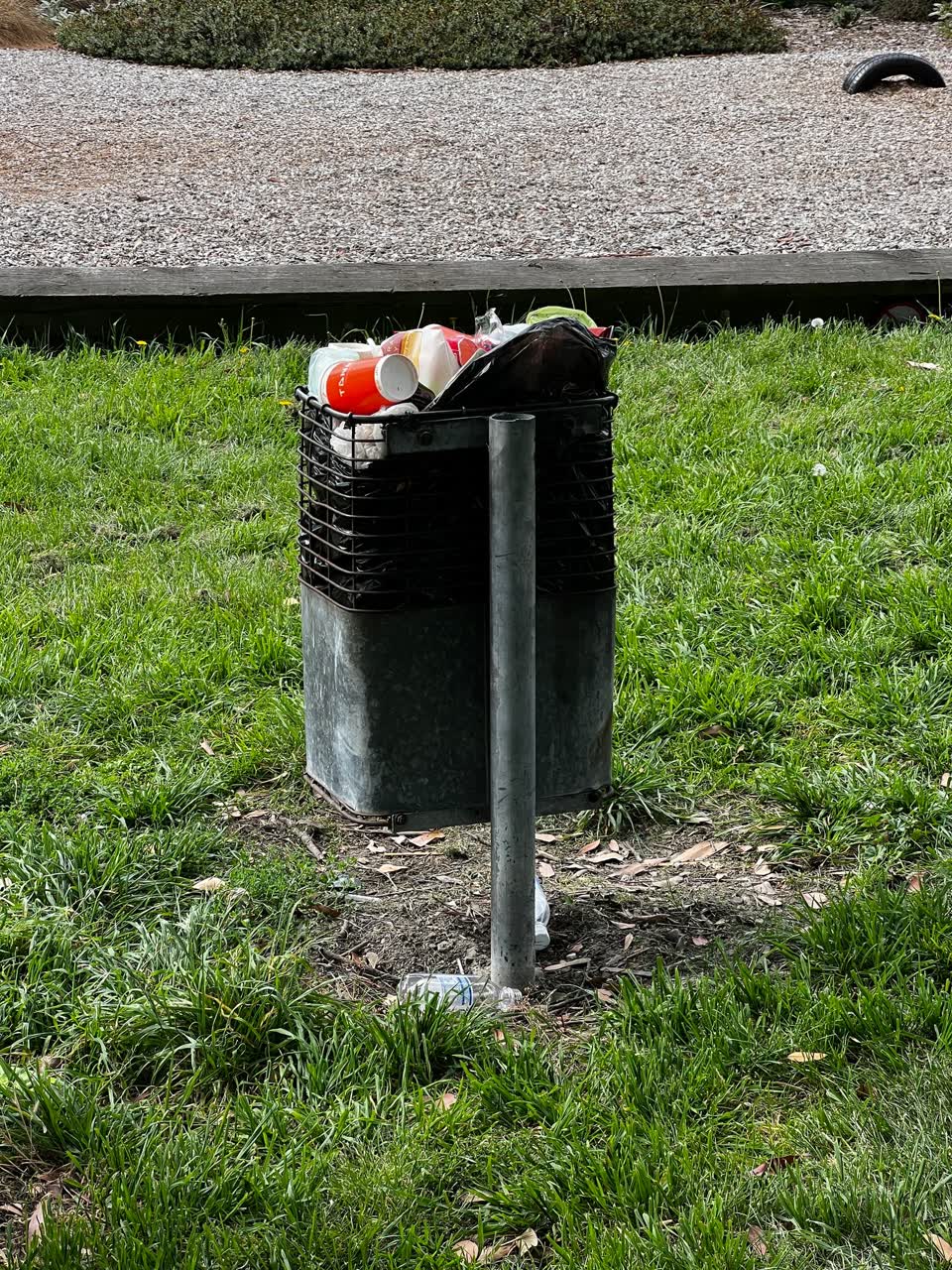 The photograph attached to this rubbish/recycling report