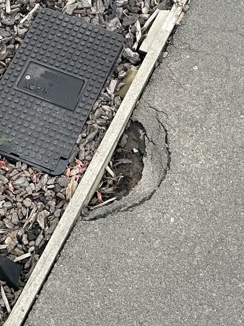 Roading/Streets, a report photo