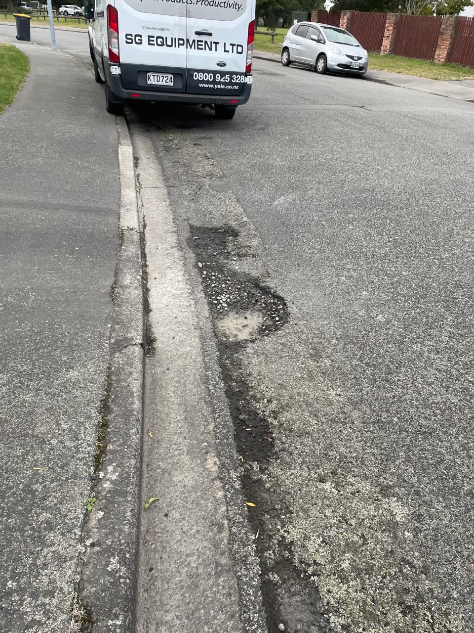 The photograph attached to this roading/streets report