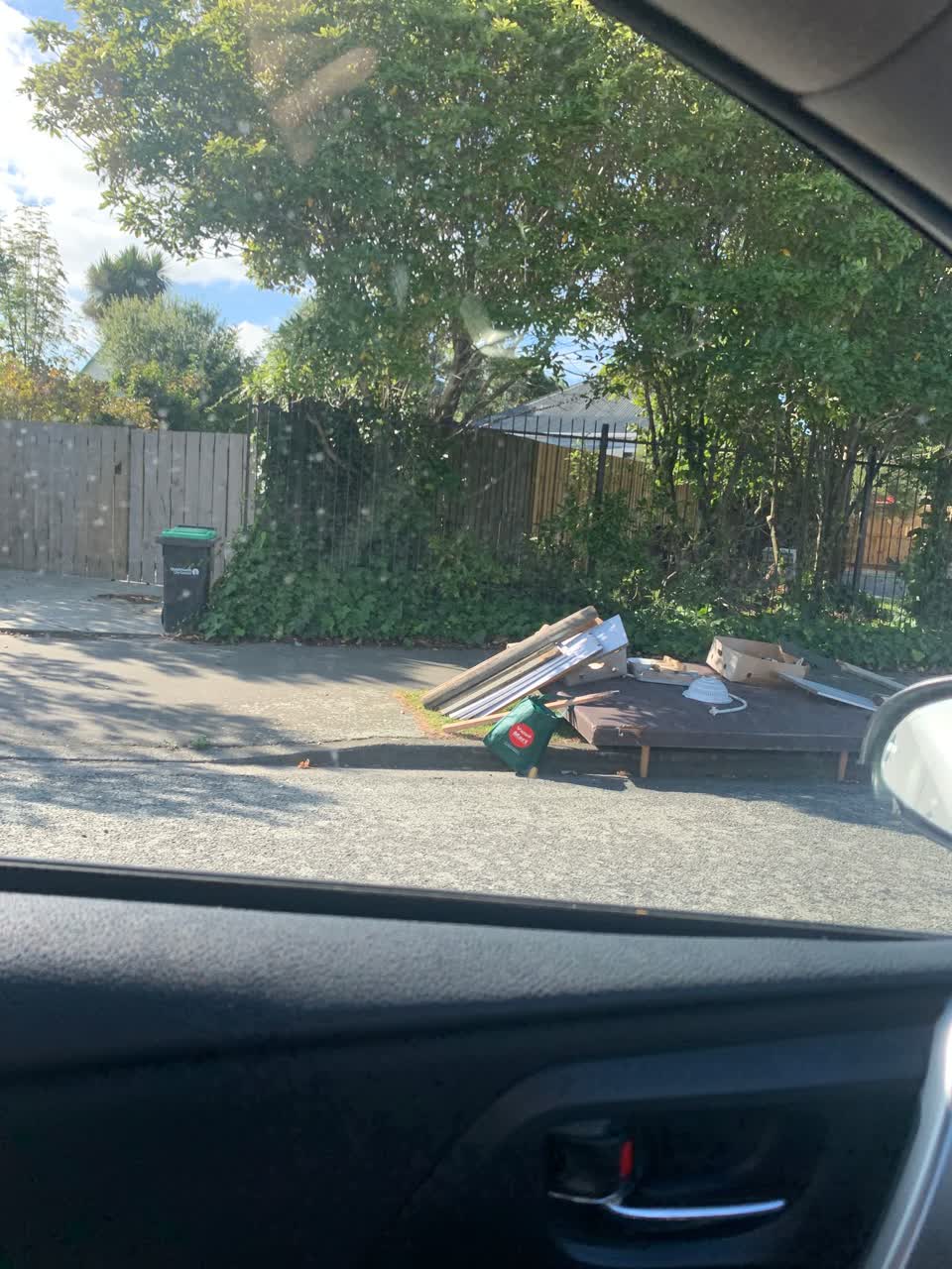 The photograph attached to this rubbish/recycling report