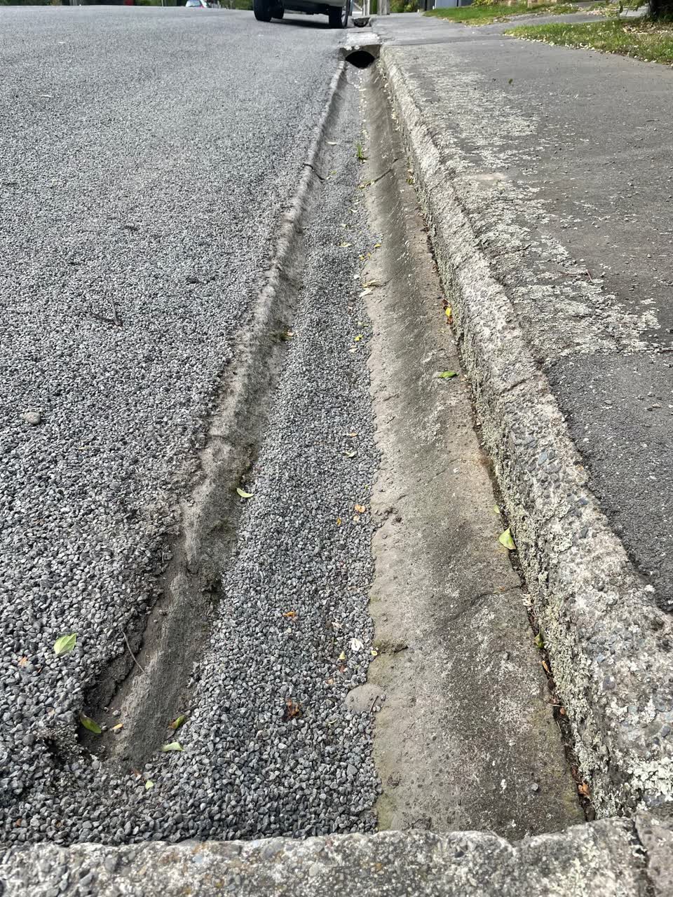 The photograph attached to this roading/streets report