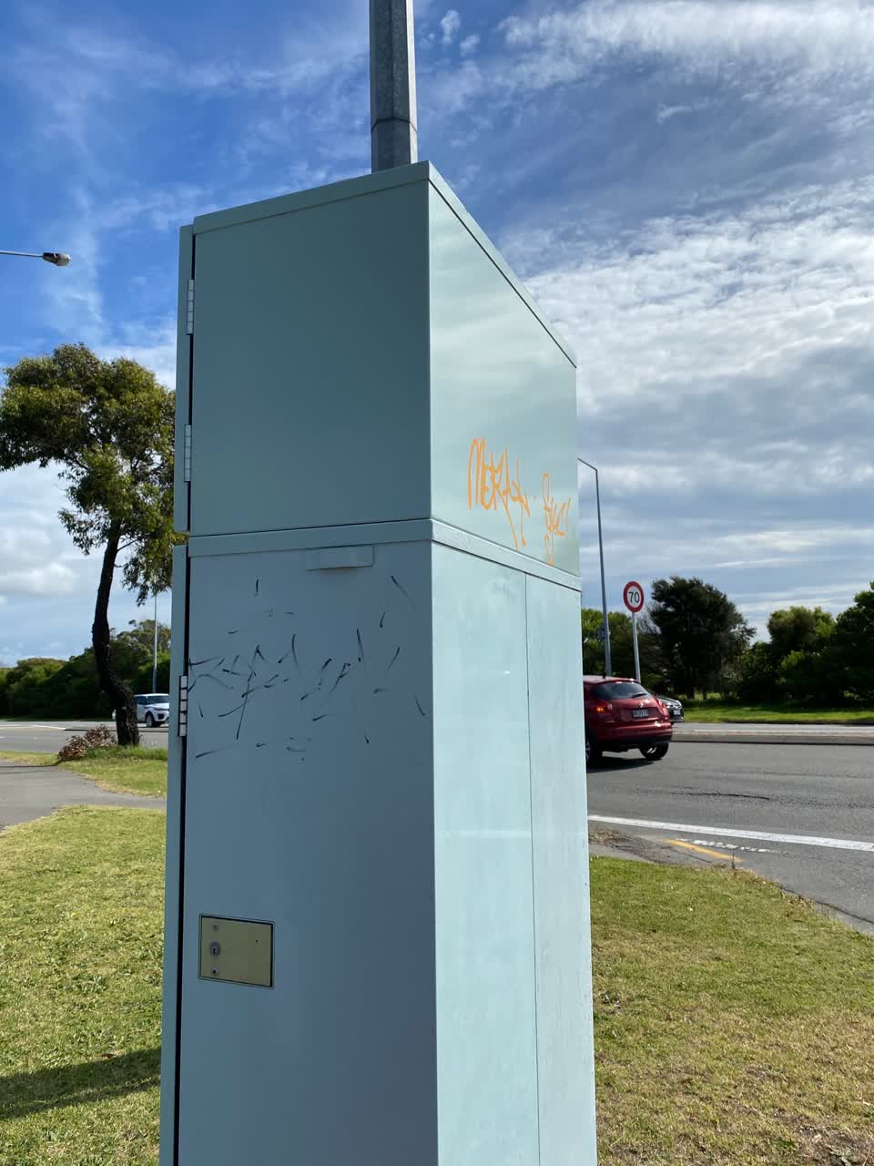 The photograph attached to this graffiti report