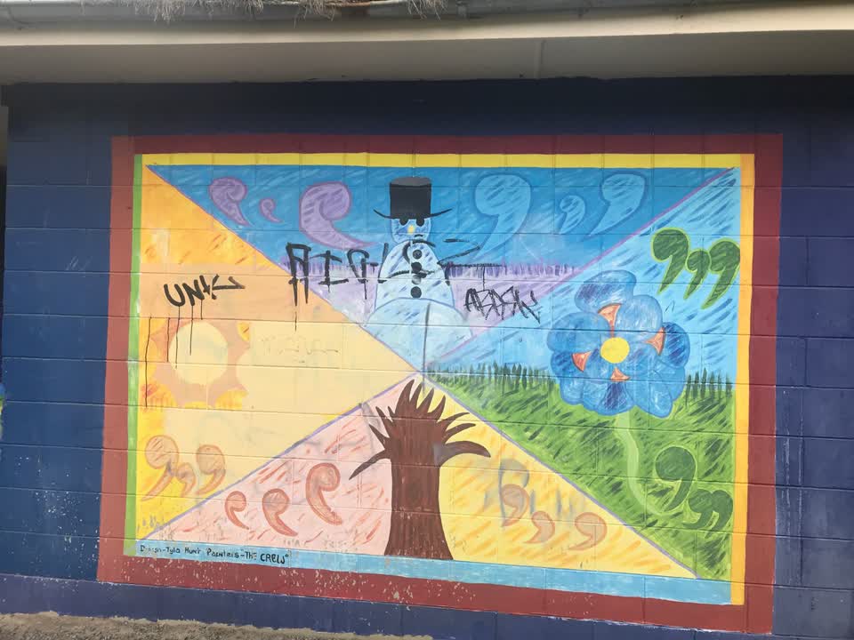 The photograph attached to this graffiti report