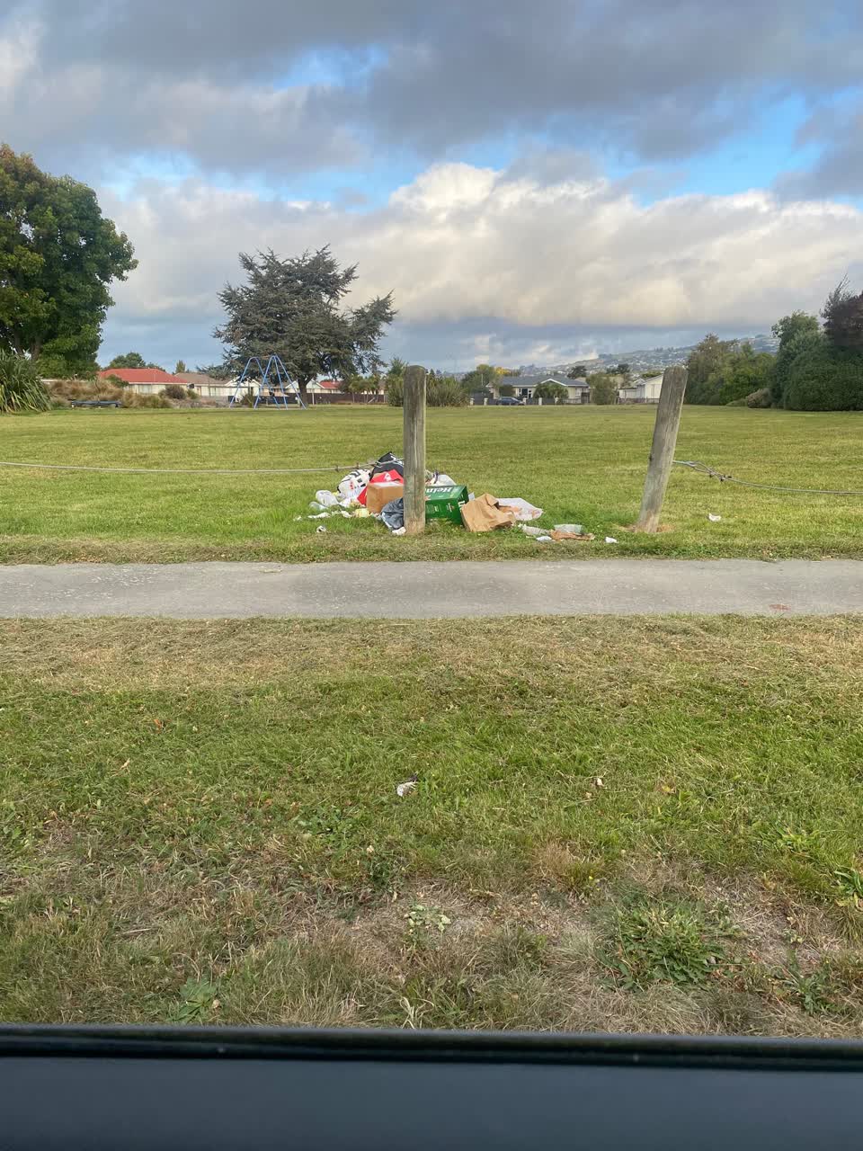 The photograph attached to this rubbish/recycling report