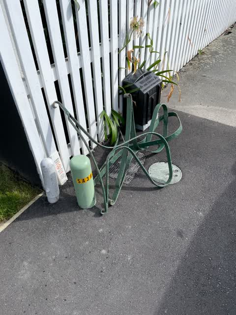 Rubbish/Recycling, a report photo