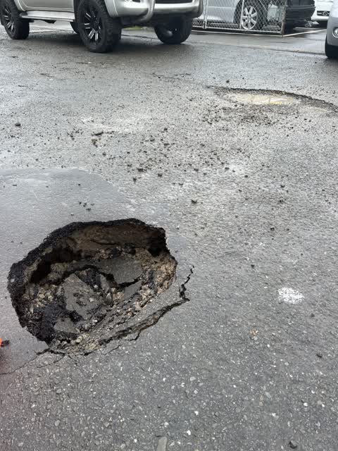 Roading/Streets, a report photo