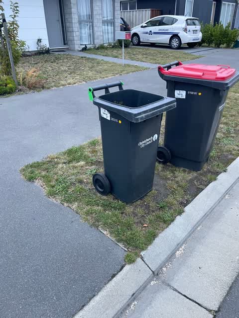 Rubbish/Recycling, a report photo