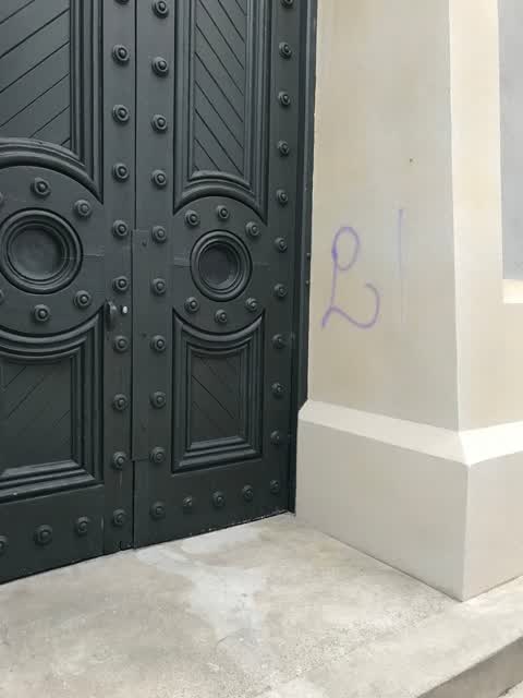 Graffiti, a report photo