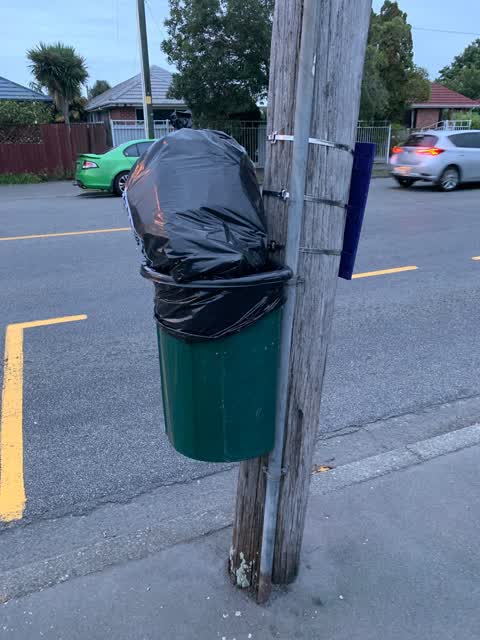 Rubbish/Recycling, a report photo