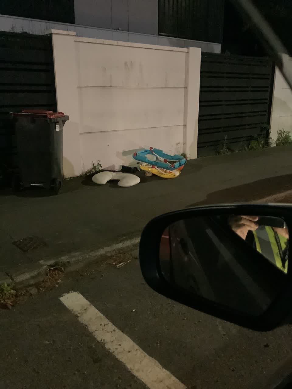 The photograph attached to this rubbish/recycling report