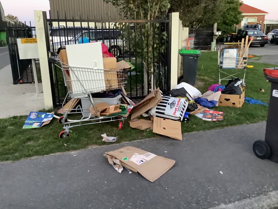 The photograph attached to this rubbish/recycling report