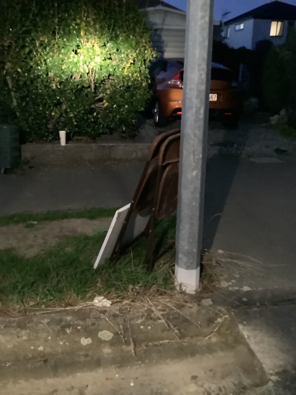 The photograph attached to this rubbish/recycling report