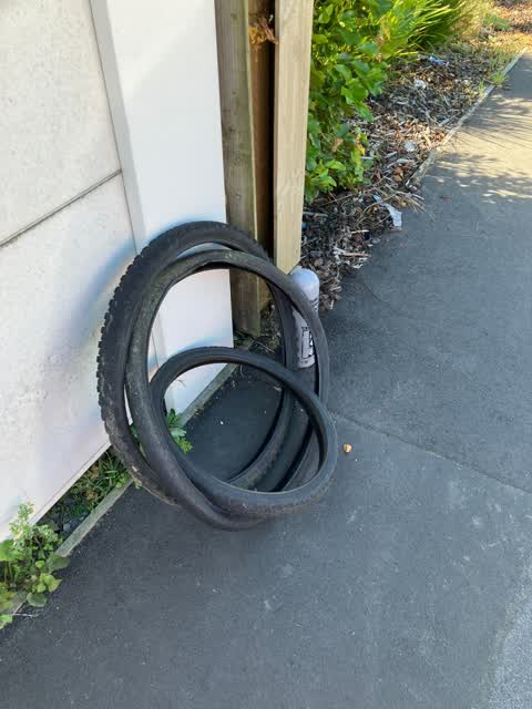 Rubbish/Recycling, a report photo
