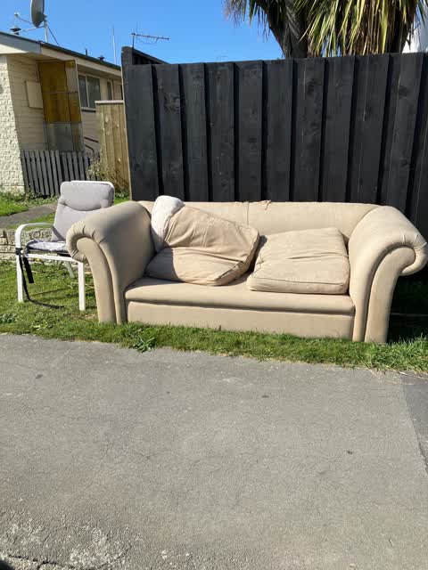 Rubbish/Recycling, a report photo