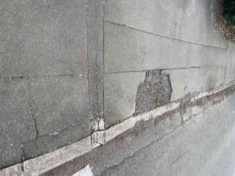 Roading/Streets, a report photo