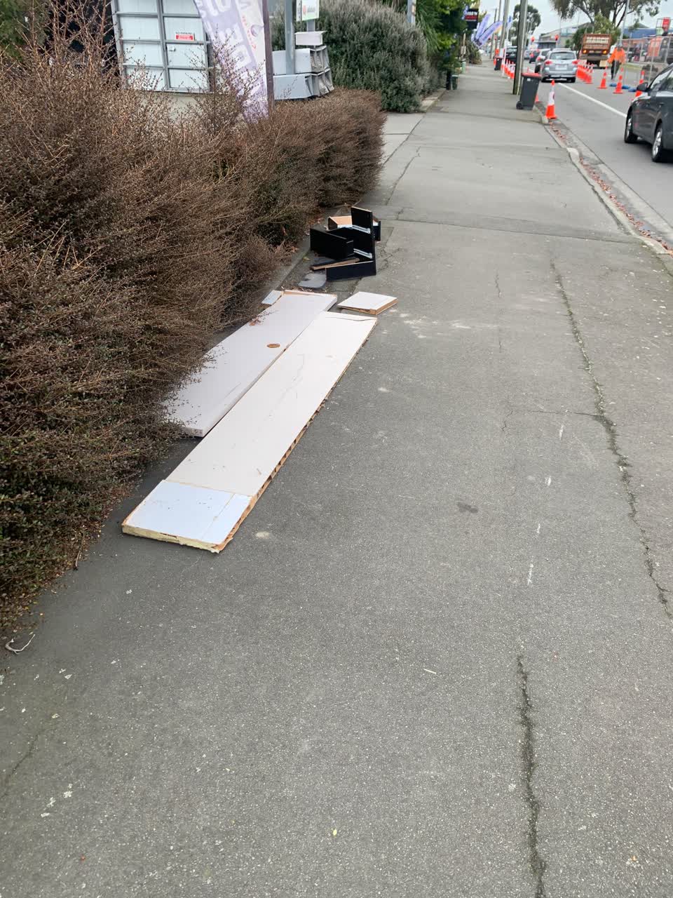 The photograph attached to this rubbish/recycling report