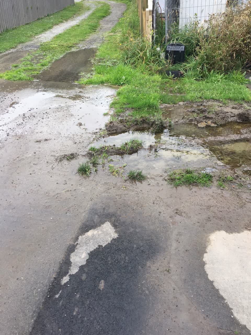 The photograph attached to this roading/streets report