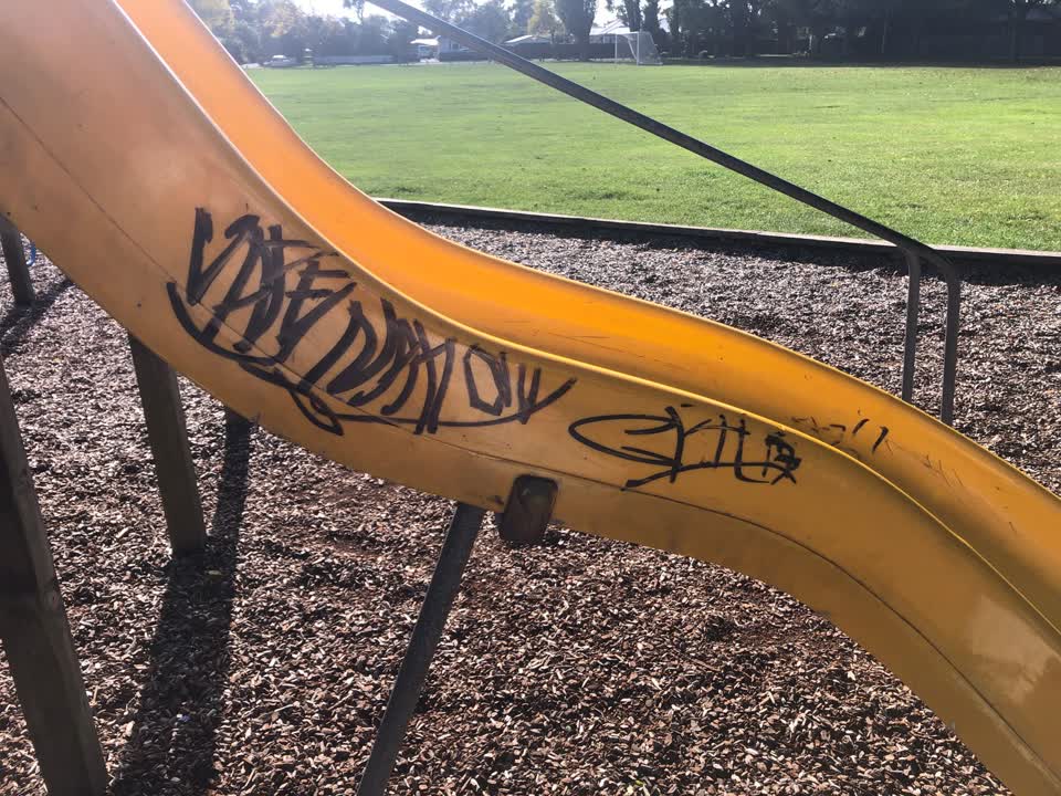 The photograph attached to this graffiti report