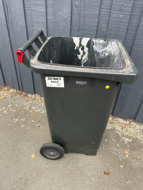 Rubbish/Recycling, a report photo
