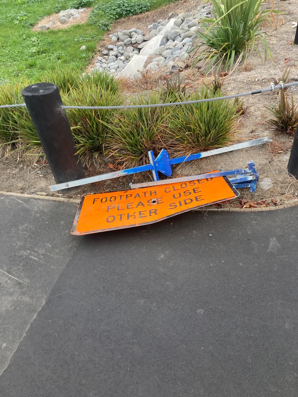 The photograph attached to this roading/streets report