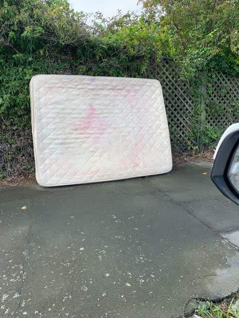 Rubbish/Recycling, a report photo