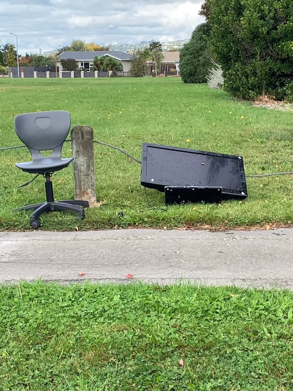The photograph attached to this rubbish/recycling report