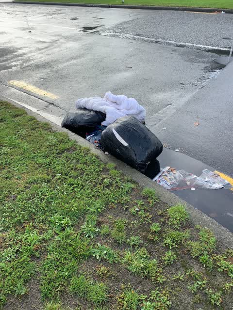 Rubbish/Recycling, a report photo