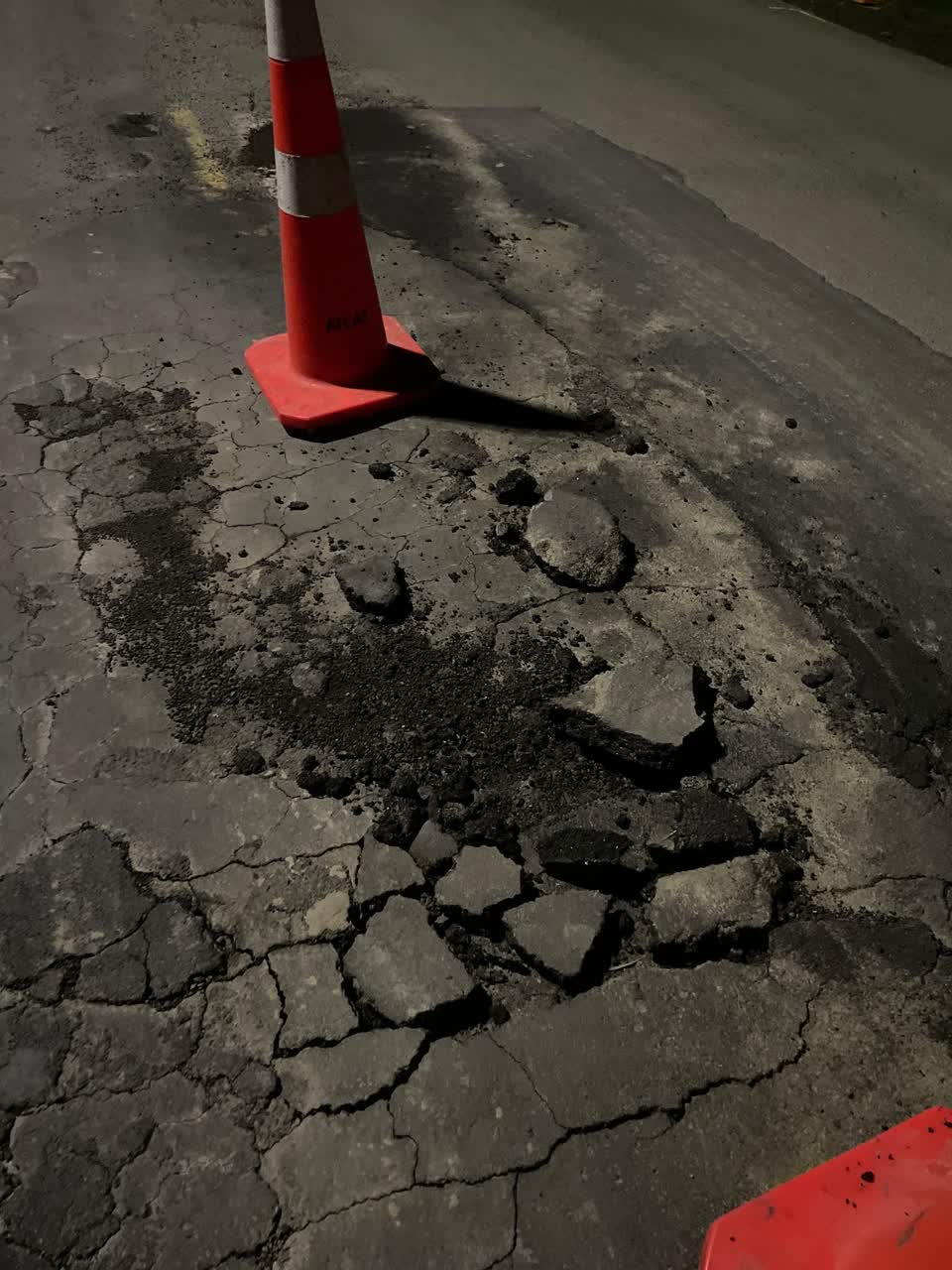 The photograph attached to this roading/streets report