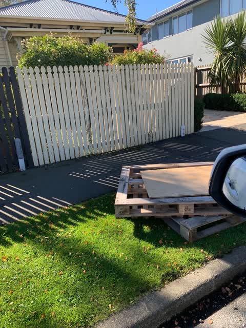 Rubbish/Recycling, a report photo