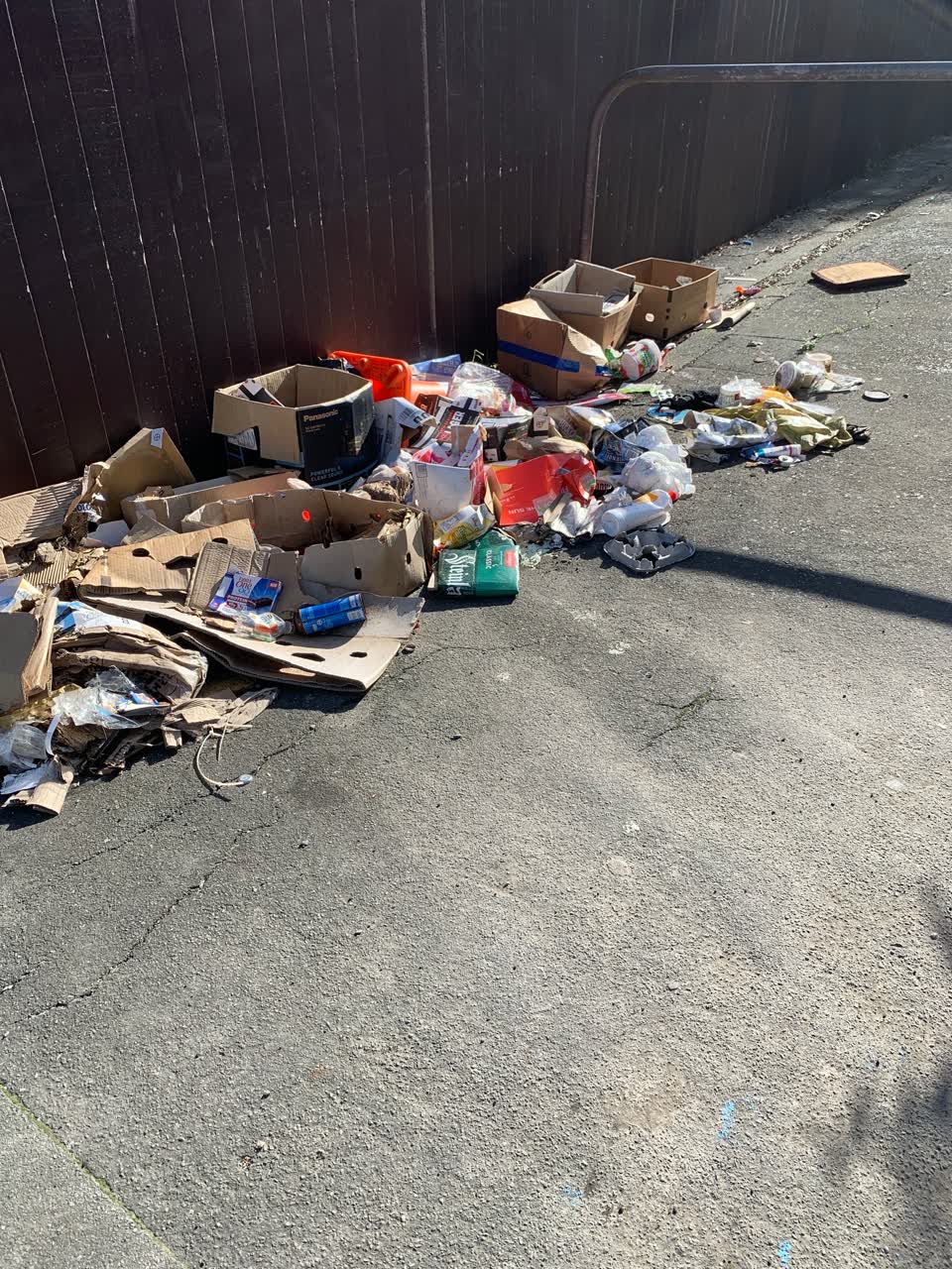 The photograph attached to this rubbish/recycling report