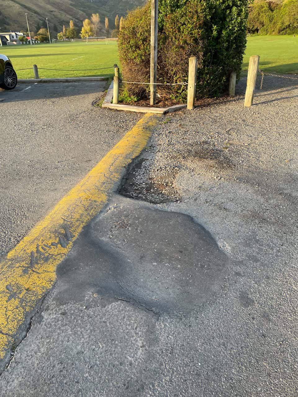 The photograph attached to this roading/streets report