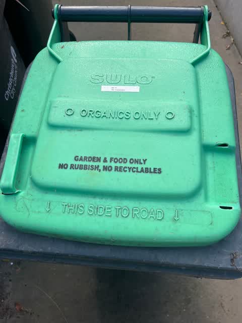Rubbish/Recycling, a report photo