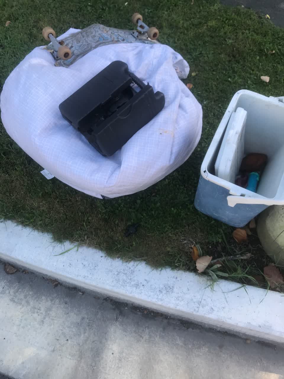 The photograph attached to this rubbish/recycling report