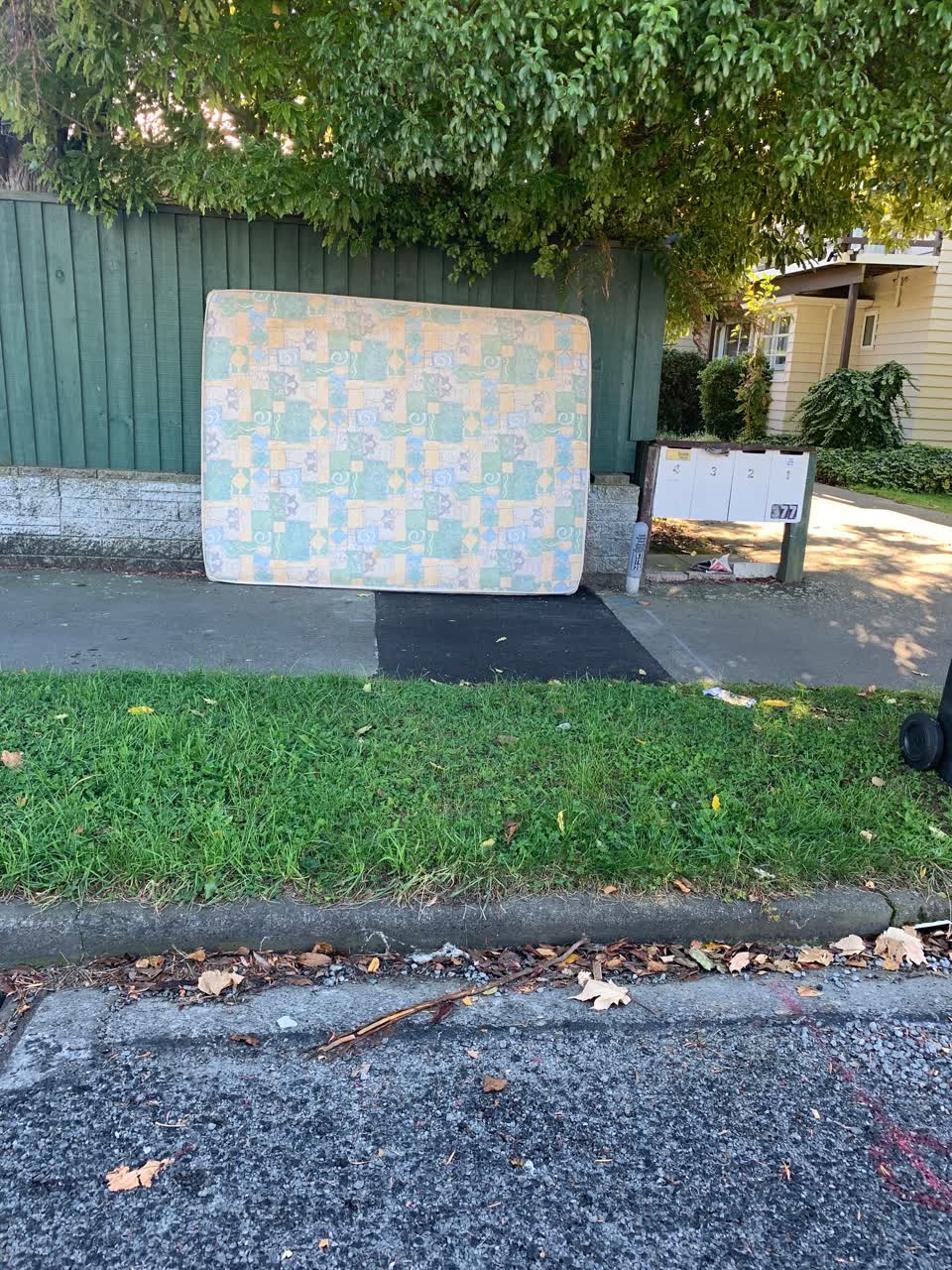The photograph attached to this rubbish/recycling report