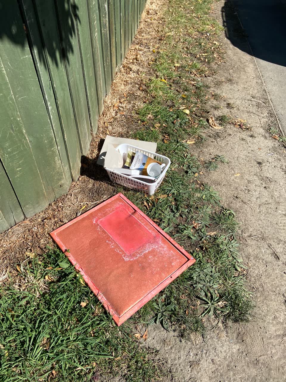 The photograph attached to this rubbish/recycling report