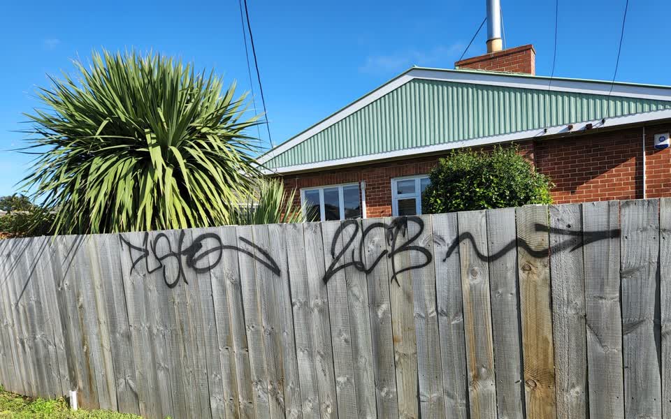 The photograph attached to this graffiti report