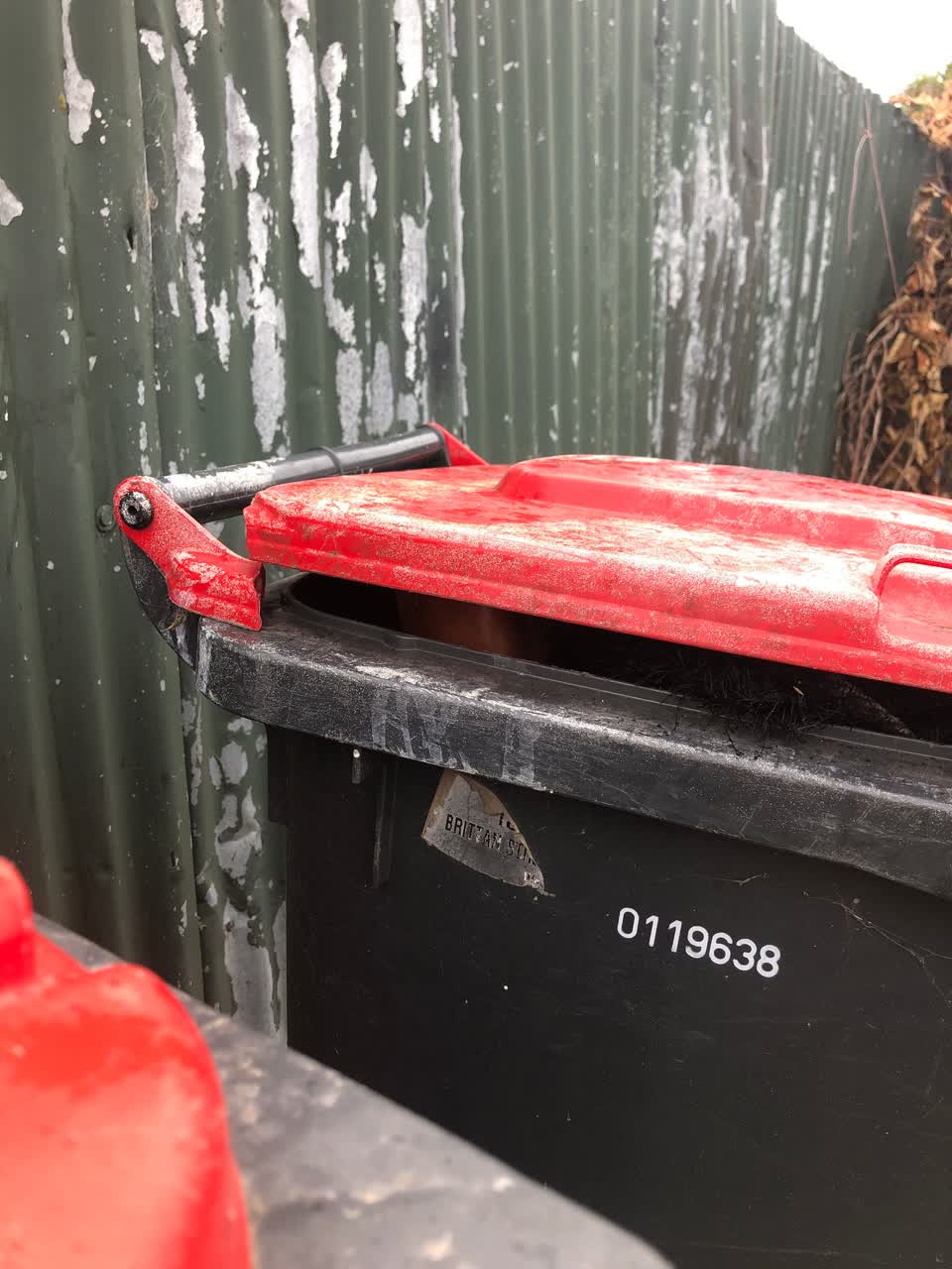 The photograph attached to this rubbish/recycling report