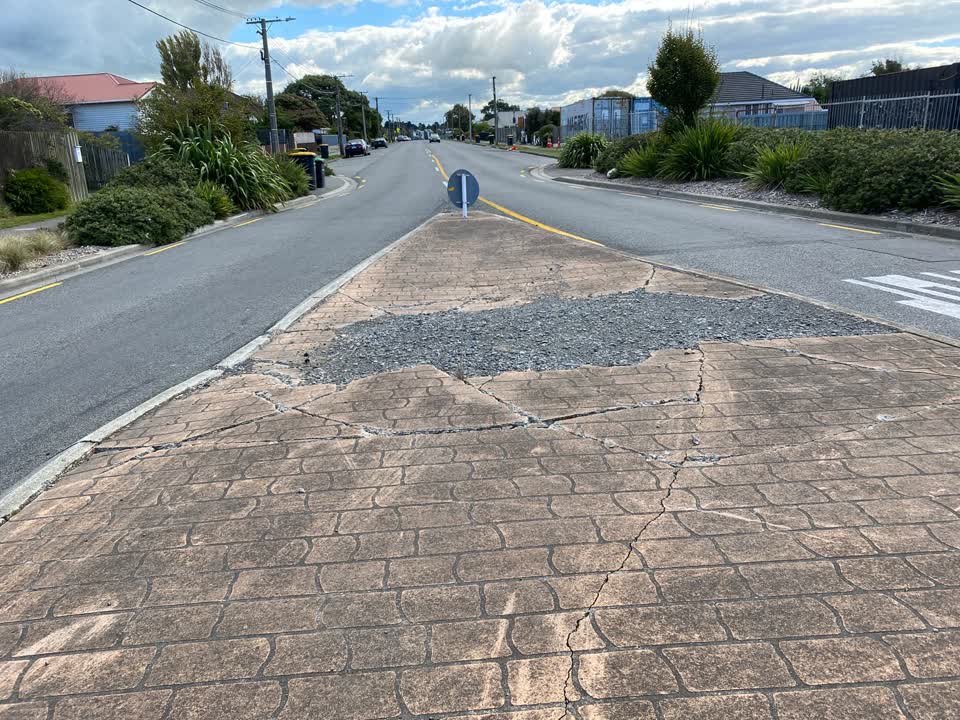 The photograph attached to this roading/streets report