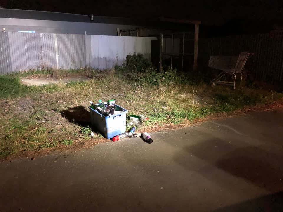 The photograph attached to this rubbish/recycling report