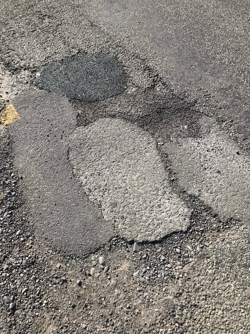 The photograph attached to this roading/streets report