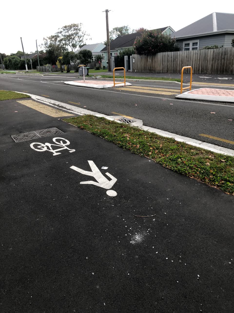 The photograph attached to this roading/streets report