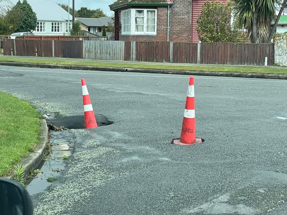 The photograph attached to this roading/streets report
