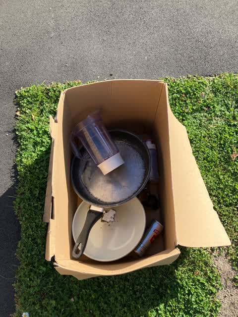 Rubbish/Recycling, a report photo