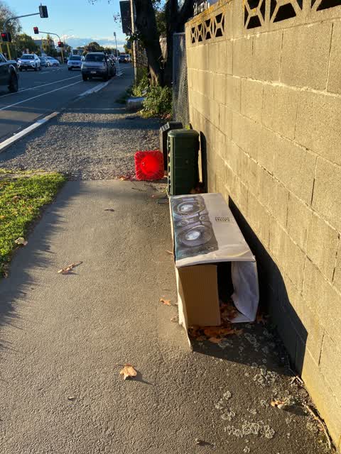 Rubbish/Recycling, a report photo